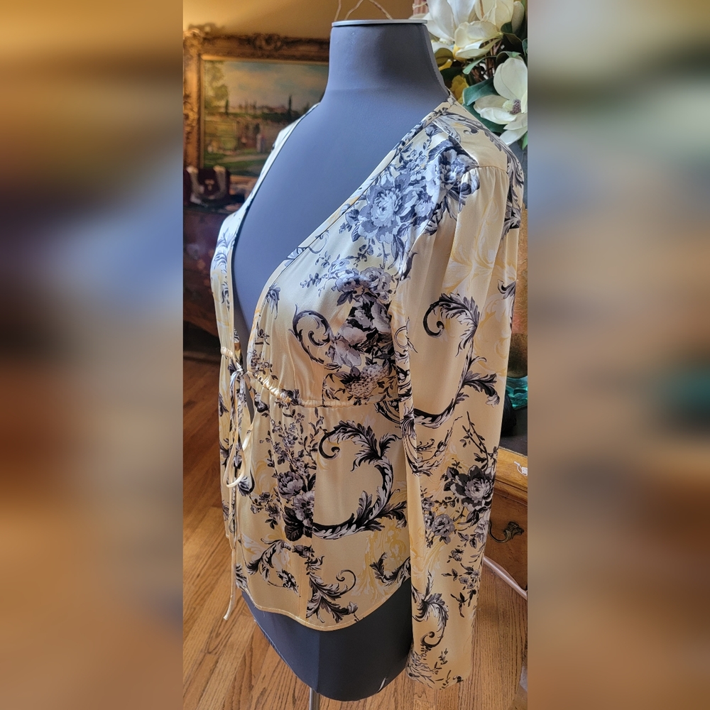 ST. JOHN SILK Yellow Black Floral Tie-Front Pullover Blouse Top Sz 12 - Picture 2 of 7